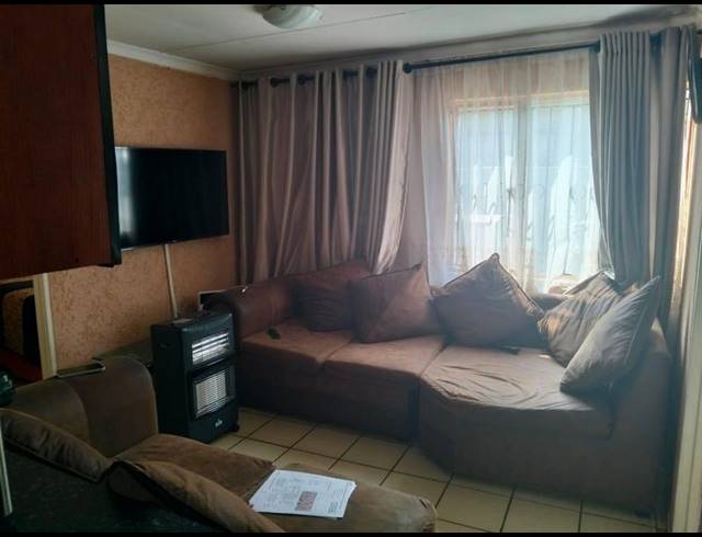 3 BEDROOM HOUSE FOR SALE IN GLEN RIDGE